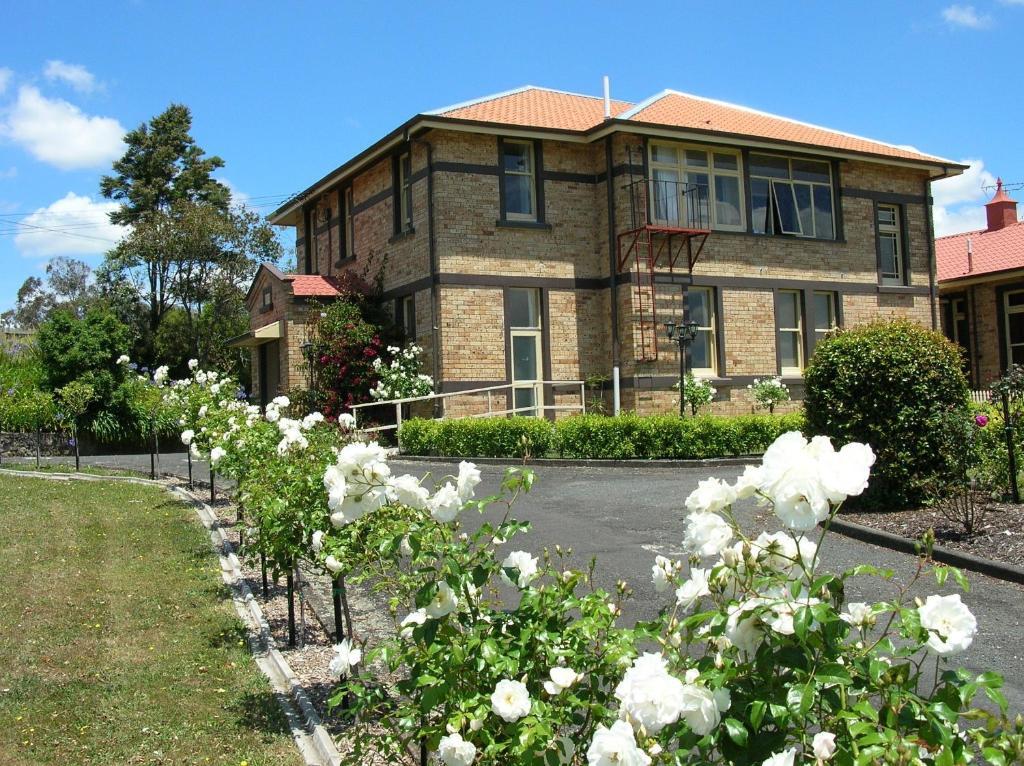 Manor Views Nz Hotel Huntly Exterior foto