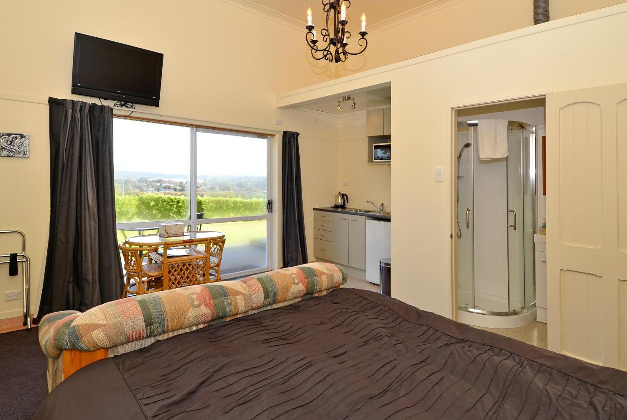 Manor Views Nz Hotel Huntly Exterior foto