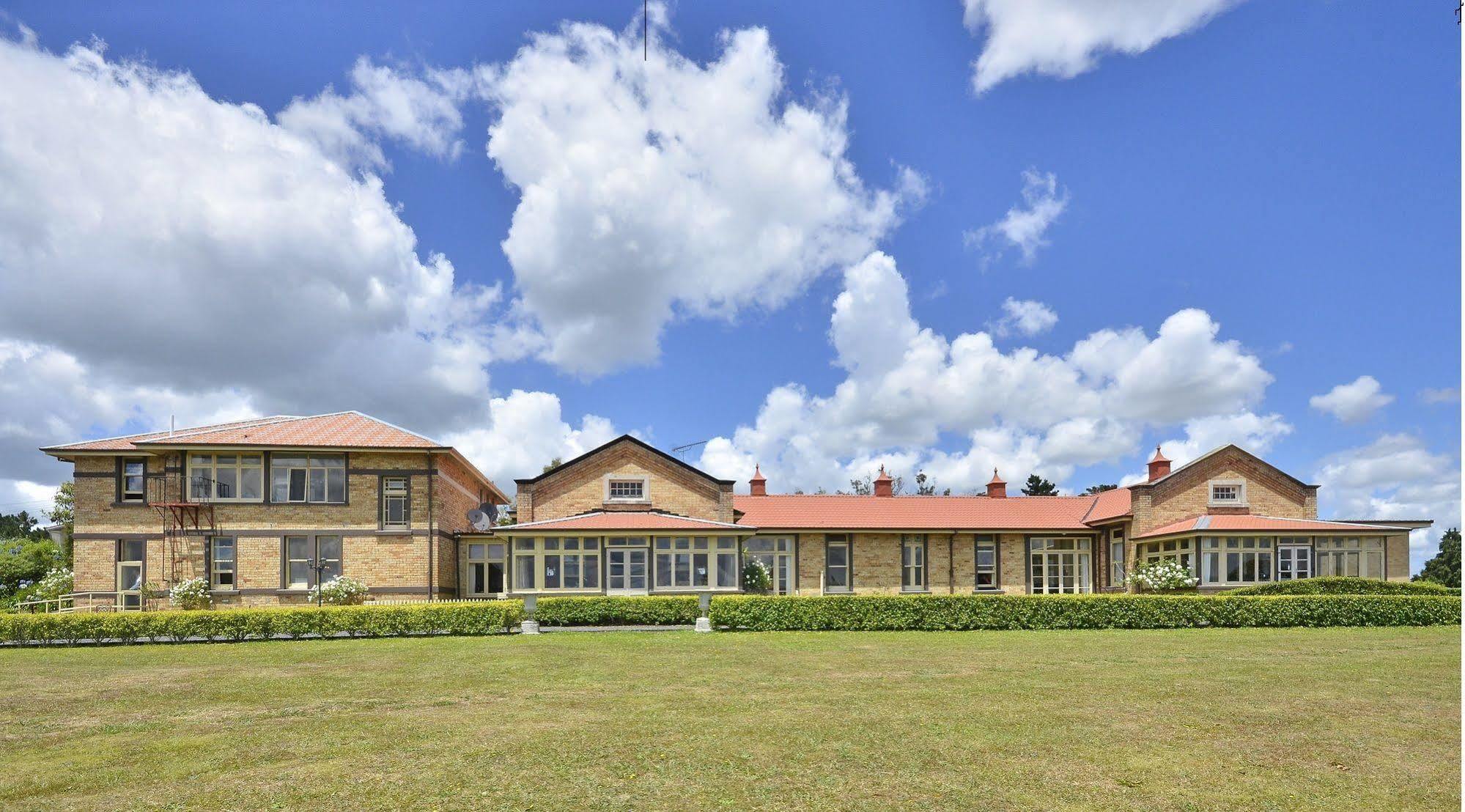 Manor Views Nz Hotel Huntly Exterior foto