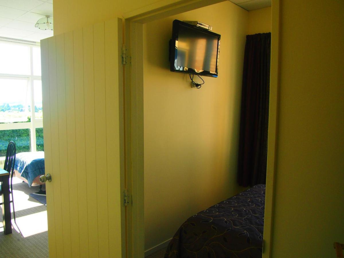 Manor Views Nz Hotel Huntly Exterior foto
