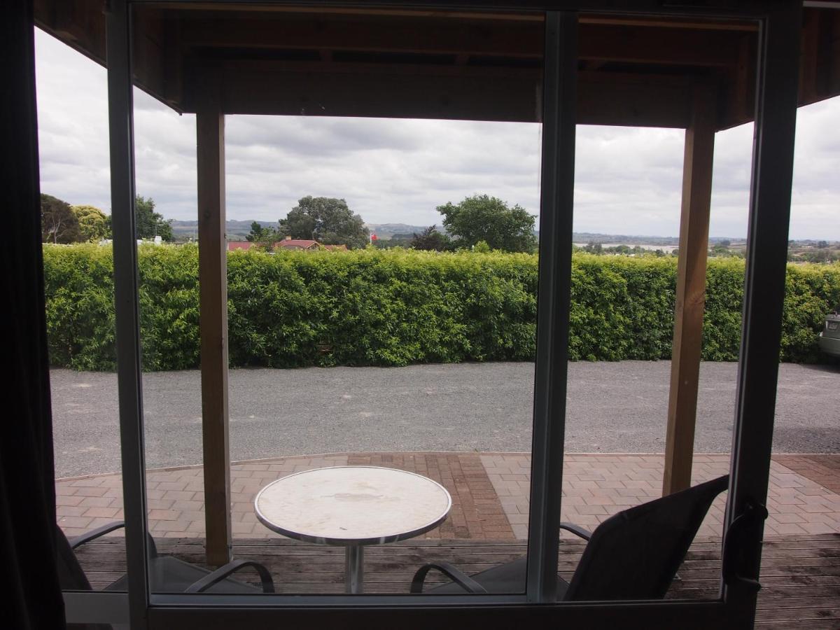 Manor Views Nz Hotel Huntly Exterior foto